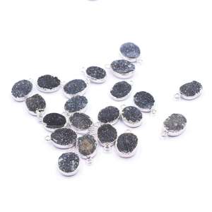 Pendentif ovale en laiton noir druzy de 13 à 15 mm, plaqué argent avec anneau pour la fabrication de bijoux - Product Image 1