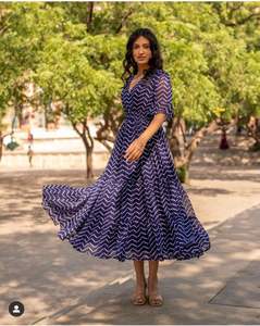 Vestido de una pieza con corazón azul, para mujer - Product Image 2