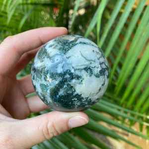 Sphères de cristal de Quartz d'agate de mousse de qualité supérieure belles pierres précieuses de motif de guérison polies pour la décoration de la maison - Product Image 4