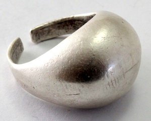 Anillo de banda gruesa Unisex hecho a mano tallado bohemio de latón relleno de plata oxidada-joyería de regalo de estilo turco bohemio - Product Image 3