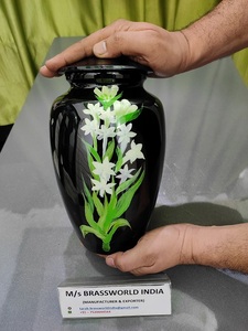 Urna conmemorativa Aestheticurns de aluminio negro con latón pintado a mano inspirado en la India-Suministros funerarios - Product Image 2