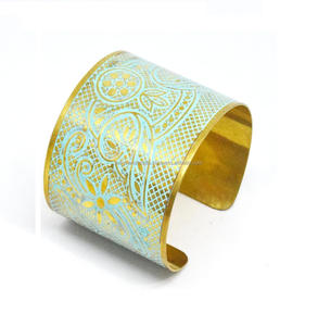 Bracelet manchette large en laiton plaqué or pour femme, finition patine et ton argenté, haute brillance, idéal comme cadeau de bijoux fantaisie - Product Image 5