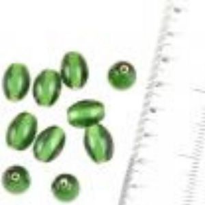 Perles décoratives creuses en cristal vert et en verre, fabriquées à la main en Inde - Product Image 1
