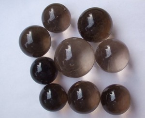 Avec une bonne qualité de sphères de quartz clair fumé: sphères de quartz clair fumé à vendre décoration intérieure en pierre de reiki de guérison - Product Image 1