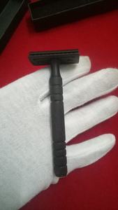 Maquinilla de afeitar de seguridad con mango de acero inoxidable recubierto de negro, maquinilla de afeitar de Metal de una sola hoja para cabello y cara para uso Personal de barberos - Product Image 5