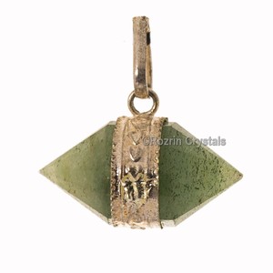 Colgante con doble punta de Aventurina verde, colgante con facetas de Aventurina verde - Product Image 1