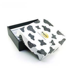 Boîtes d'emballage cadeau alimentaire blanc doux au toucher personnalisé haut bas - Product Image 1