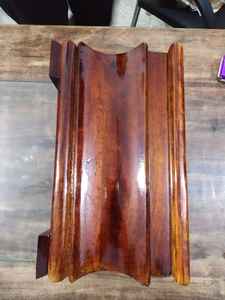 Urna de cremación superior de madera de estilo americano antiguo de Brassworld India Funeral Supplies - Product Image 2