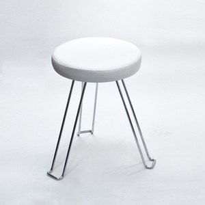 Folding Fezes Almofada De Couro branco com Pernas de Metal