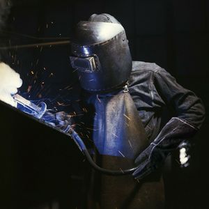 Heat protection Welding Gloves Custom Made High Quality Gloves for Multiple Heat protection Purpose Beat Quality Welding Gloves - Product Image 3