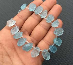 Vente chaude 21 pièces AAA Grade naturel aigue-marine ensemble forme inégale bleu minimaliste délicat pierres brutes haut fabricant produit - Product Image 3