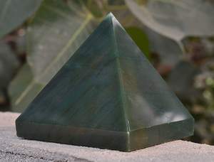 หินเทอร์มินีเขียวเข้ม,หินคริสตัลบำบัดVastuตกแต่งบ้านพีระมิดอเวนเจอรีนสีเขียวเข้ม - Product Image 6