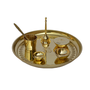 Ensemble de plateaux de service en métal arrondi pour la décoration de la Table à manger à la maison avec une finition argentée et plaquée très brillante - Product Image 4