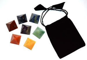 Juego de pirámide de Chakra estilo Feng Shui de la mejor calidad, ágata de piedras preciosas talladas para curación Natural en oferta - Product Image 2