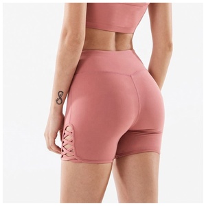 Pantalones cortos de Yoga sin costuras de cintura alta para mujer, ropa de gimnasio de entrenamiento con realce y decoración Floral, patrón de pantalones cortos - Product Image 3