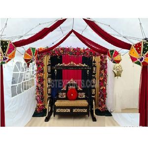 Columpio de madera con acabado marrón para la novia, accesorio para la función Heena, mahndi, musulmán, para la novia - Product Image 1