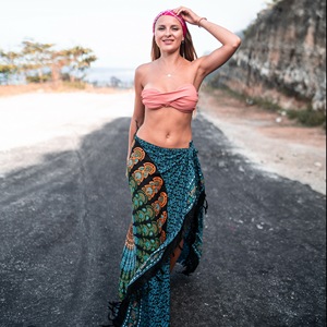 Vente en gros de sarong hawaïen 100% rayonne, imprimé mandala bleu foncé, vêtements de plage personnalisés pour adultes, couverture de plage Bali, PR006-030R2 - Product Image 1