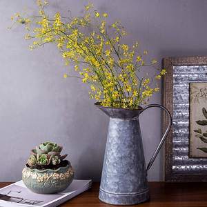 Vase à fleurs en métal galvanisé au design décoratif avec forme de pot floral parfait pour les accessoires de décoration de salon et de jardin - Product Image 2