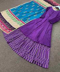 Rich Look Designer Saisonnable Collection Net Soie Gris Couleur Occasion spéciale Fantaisie Indien Femmes Porter Prix de gros en Surat ApparelGarment - Product Image 4