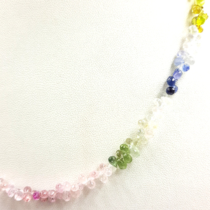 Chaînes de perles facettées en saphir multicolores de forme goutte d'eau Briolette, corindon naturel arc-en-ciel pour lustres et bijoux de luxe - Product Image 1