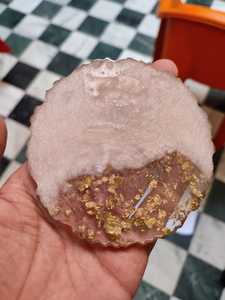 Vente en gros de sous-verres en agate d'aspect résine avec côtés ronds dorés personnalisés Tapis en résine Coussinets DIY Sous-verres chauffants de style classique Utilisation sur table à domicile - Product Image 6