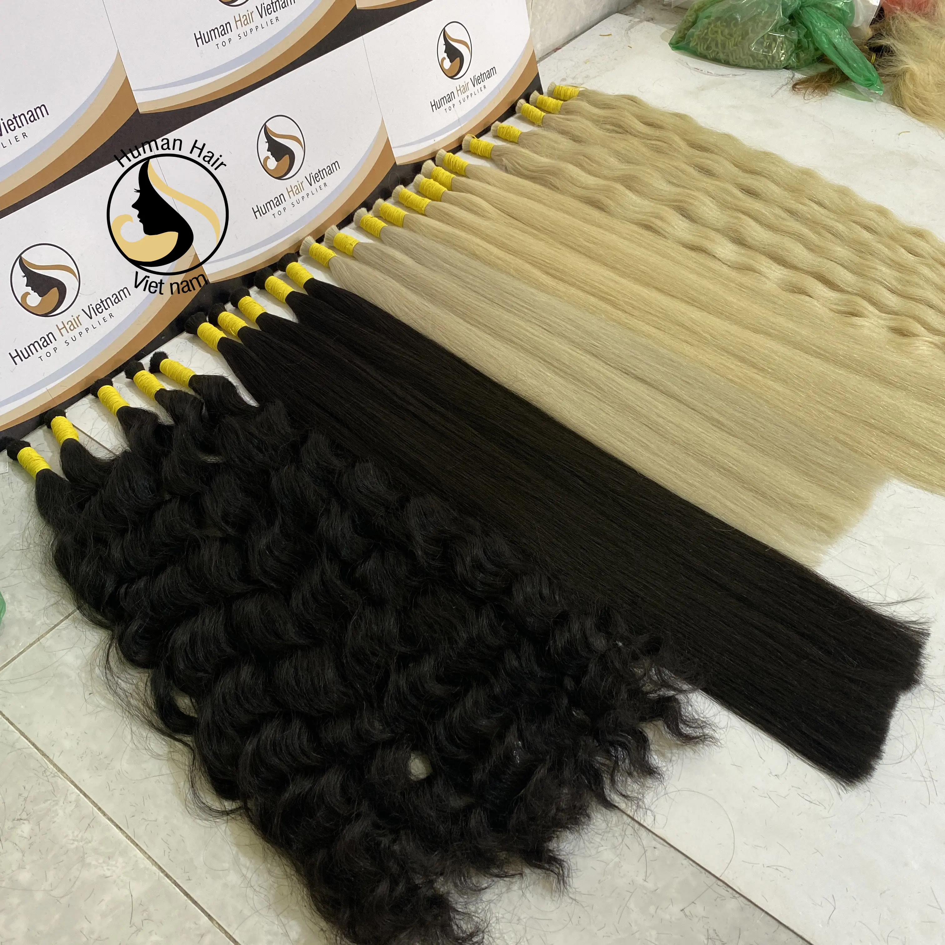 Factory Price Raw Virgin straight, natural wavy hair bundles, Raw Russian Hair 613 blonde cuticle aligned hair from Vietnamese