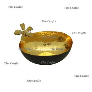 Tazón decorativo de acero inoxidable en color dorado y negro con frutas y chocolates de la mejor calidad al mejor precio. - Product Image 1