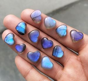 พลอยลาบราโดไรต์ธรรมชาติ รูปหัวใจสีน้ำเงิน ทำด้วยมือ สำหรับทำเครื่องประดับที่ไม่เหมือนใคร - Product Image 4