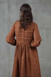 Robe longue en lin pour femme, tendance, design actuel 2026, couleur marron, tissu crêpe, col rond, manches longues, sexy. - Product Image 5