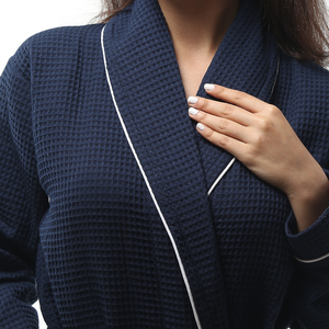 OYA HOME Unisex Long Waffle Shawl Collar Spa Robe Ropa de dormir para mujer diseñada para verano y primavera Uso unisex - Product Image 3