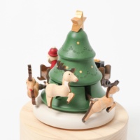 Boîte à musique en bois de manège à manivelle avec motif sapin de Noël et mélodie 'Deck the Halls' pour la vente en gros