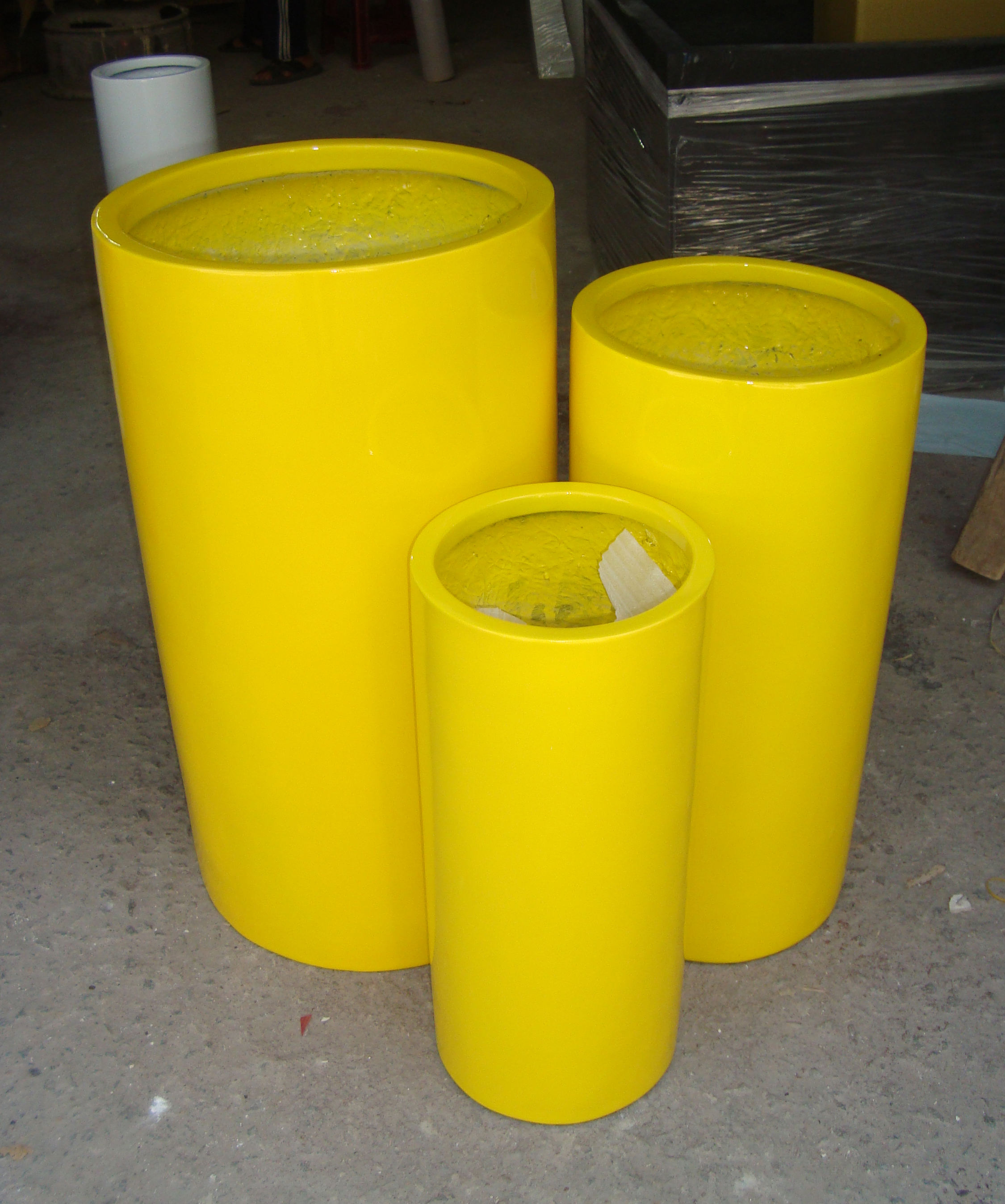 สีเหลืองเงา