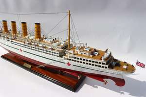 HMHS MAURETANIA 1916 Modèle en bois Bateau peint Style nautique Europe Artisanat Nouveauté Cadeau Décor à la maison - Product Image 5