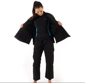 Jitsu GI สำหรับผู้หญิงสีดำสำหรับคาราเต้บริการ OEM พร้อมโลโก้แบรนด์ส่วนตัวผลิตตามสั่ง - Product Image 1