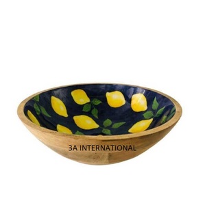 Atractivo Plato de Madera con Acabado Esmaltado para Servir Alimentos y Frutas en Hoteles y Restaurantes - Product Image 1