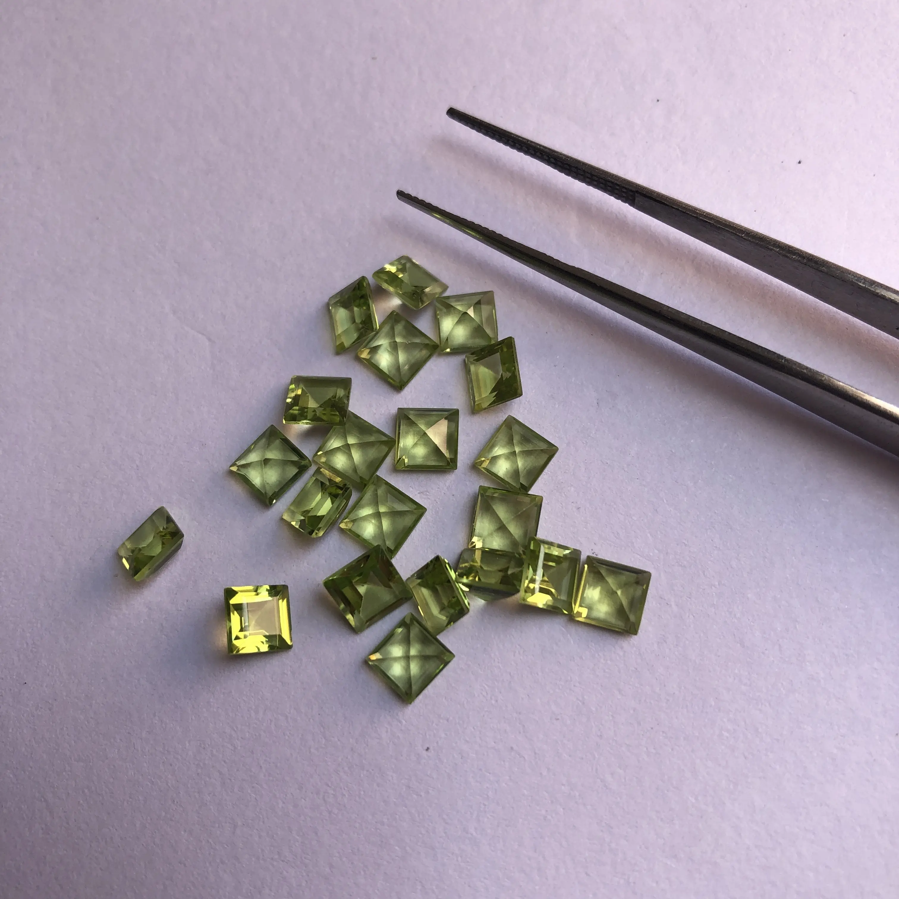 Batu Peridot Natural 4mm potongan persegi Beli batu permata grosir longgar harga pabrik toko Online sekarang di Dealer DIY penjualan