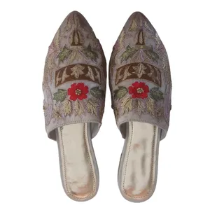Eye Catching Design Wholesale Supply Hand Crafted Women's Hand Embroidered Lilac Satin Fabric Flowers Mules Slippers