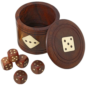 Boîte à dés en bois brun en forme de dés, dés en bois naturel, jeu de dés en bois d'intérieur à vendre - Product Image 5