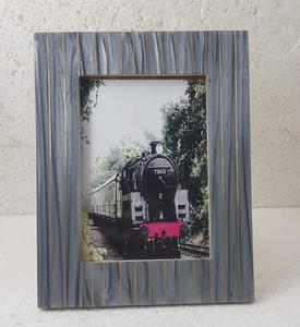 Cadre Photo blanc avec incrustation en laiton, de couleur gris foncé, joli Look - Product Image 6