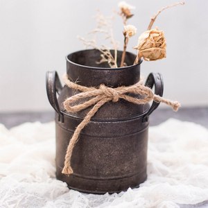 Pot de fleur galvanisé de qualité supérieure avec le meilleur design parfait pour les supports de plantes d'intérieur et d'extérieur et la décoration de la ferme - Product Image 3