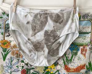 Ropa Interior Teñida Naturalmente, Felicidad Hecha a Mano - Product Image 1
