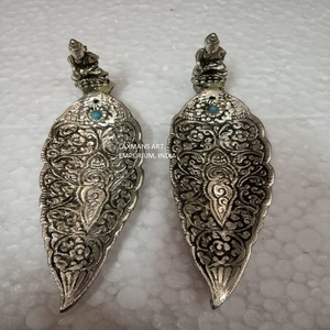 ที่วางธูปทำด้วยมือทำจากโลหะอลูมิเนียมที่วางธูป15ซม. สำหรับน้ำมันหอมระเหยขายส่งจากอินเดีย - Product Image 2