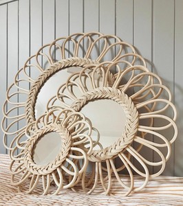 Espejo de Pared Circular de Madera de Mango Estilo Bohemio con Incrustaciones de Ratán - Hecho a Mano y Ecológico de 25 Pulgadas al por Mayor - Product Image 3