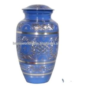 Urna de metal de estilo americano de Brassworld India Suministros funerarios Premium - Product Image 1