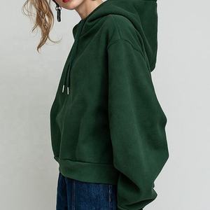 Sudadera con capucha recortada con cordón para mujer con logotipo personalizado Jersey deportivo de gran tamaño ajustado de talla grande para mujer - Product Image 2