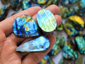 Venta al por mayor labradorita Druzy cuarzo cristal piedras preciosas cabujones ópalo Natural con certificado GIA curativo piedra labradorita cruda - Product Image 3