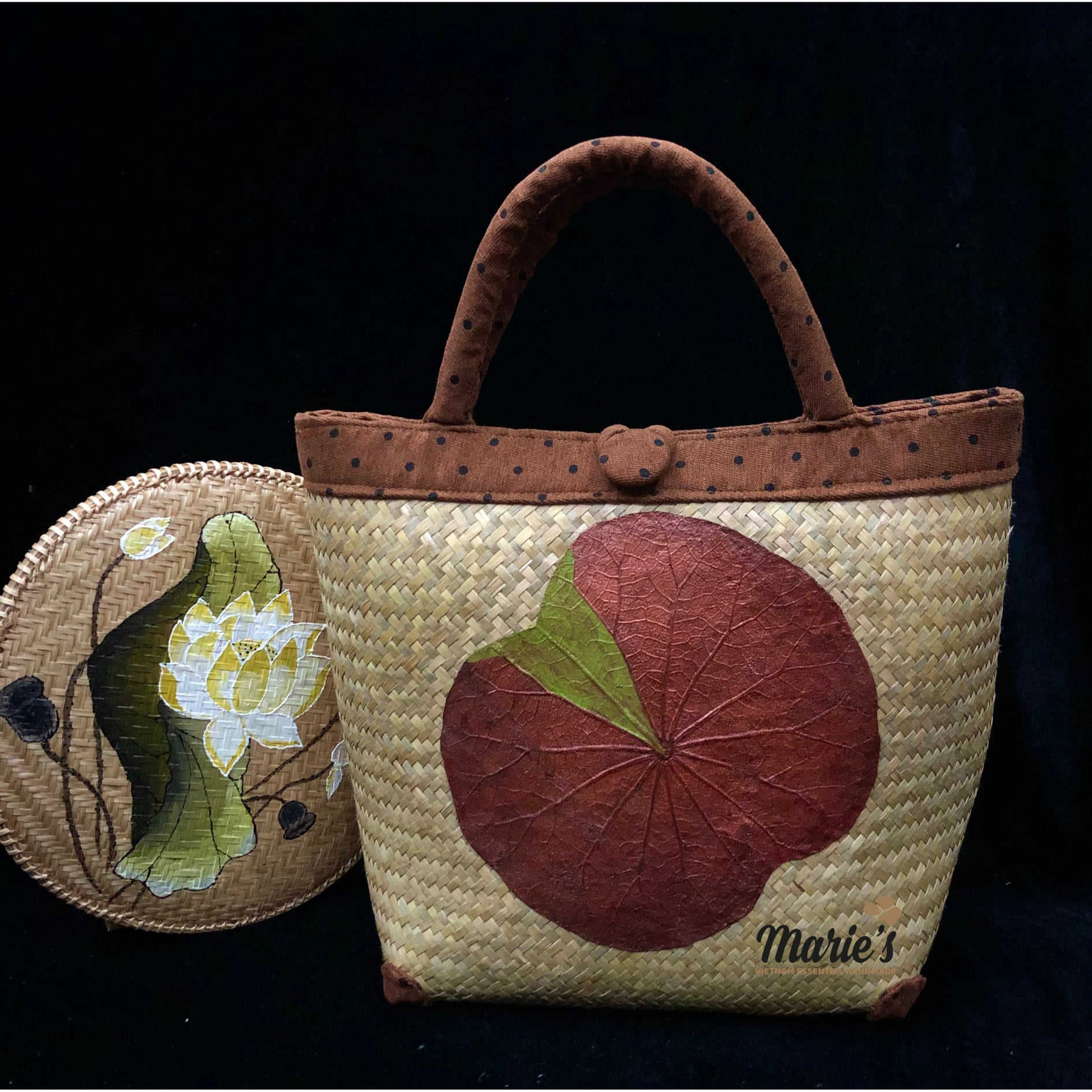 Natural color and drawing lotus leaf motif