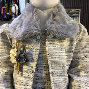 Manteau en tissu khaddar fait à la main, dentelle de soie, magnifique manteau, avec un design étonnant et bandeau - Product Image 4