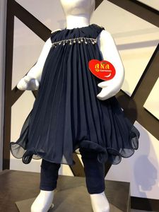 Jhabla Nuevo vestido de fiesta infantil de tela satinada con diadema de estilo elegante Diseño increíble para niñas para la primavera - Product Image 4