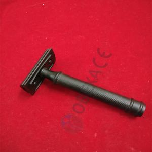 Afeitadora de Seguridad para Hombre OBEXA OBR-22011 con Cuchilla Única en Material de Latón - Product Image 2